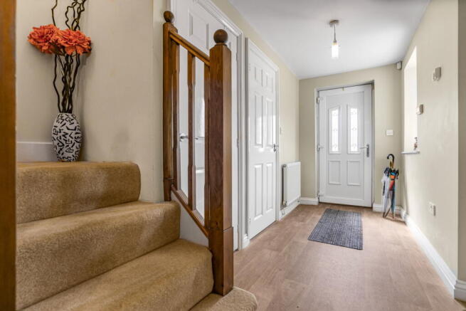 5 bed Detached for sale Image 4