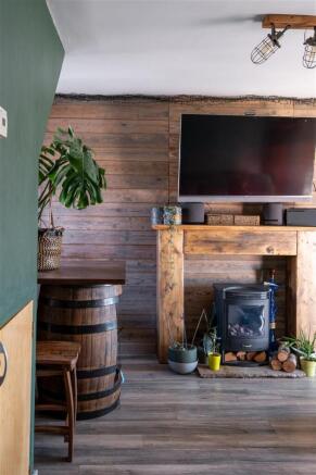 4 Clydesdale Road HE-22.jpg