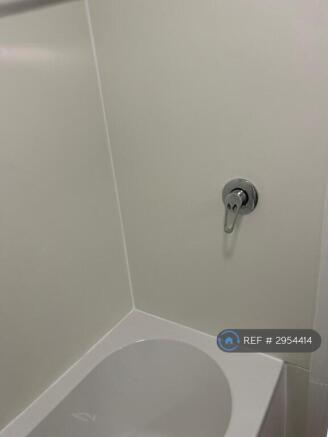 Studio to rent Image 6