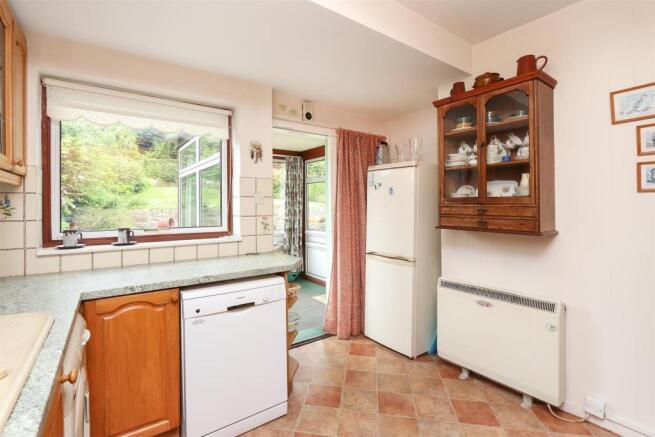 Kitchen2.jpg
