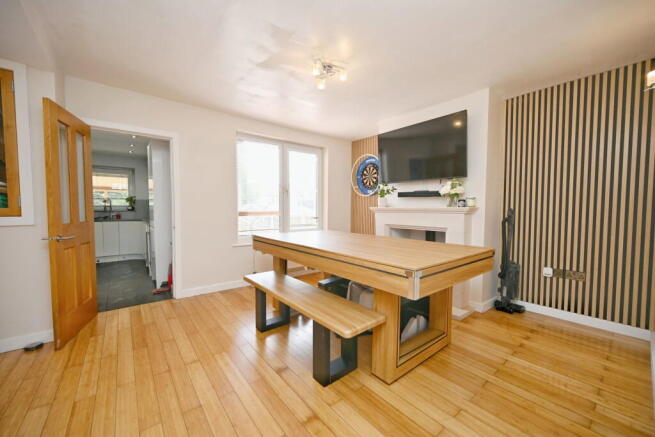 3 bed Semi-Detached for sale Image 6