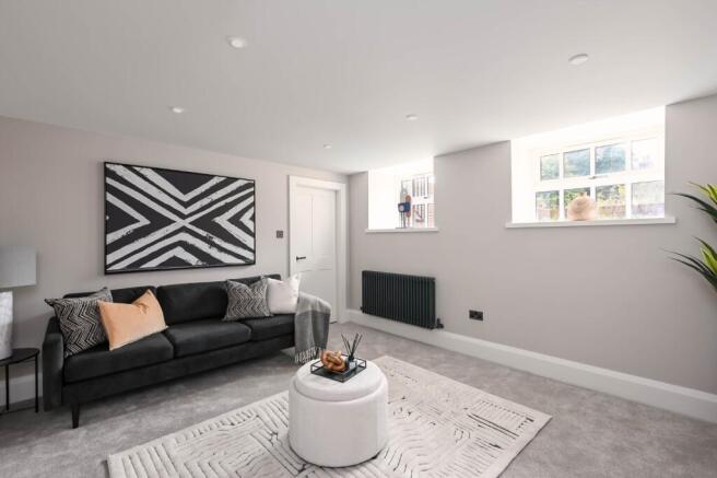 4 bed House for sale Image 11