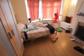 25, Eden Mount, Burley, Leeds LS4 2TD