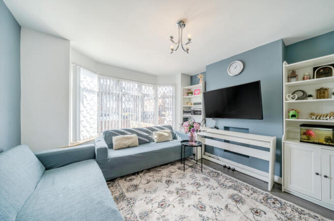 1353593-5-68dbd6b...