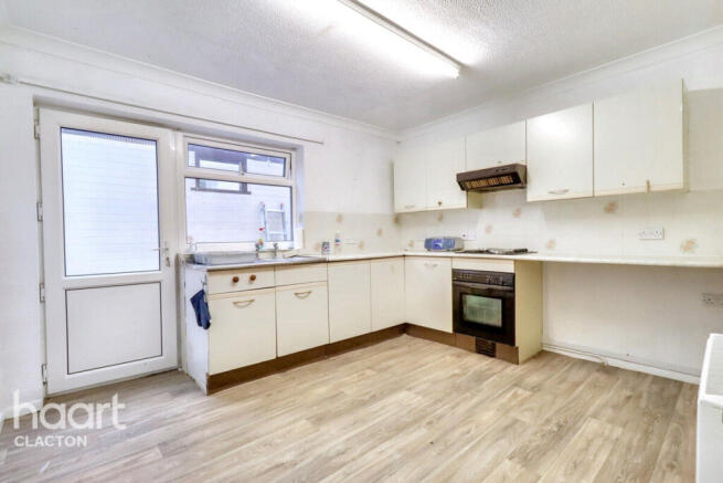 Upper Park Road, Clacton-On-Sea photo 2