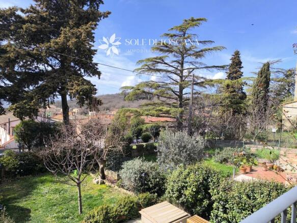 Montefollonico_villa_for_sale_with_private_garden (8)