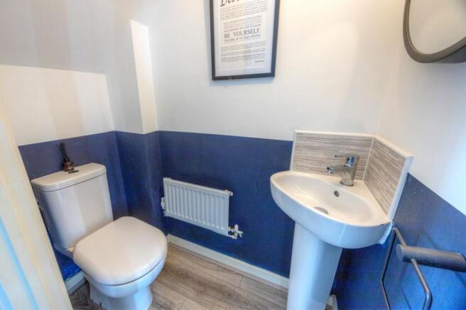 3 bed Semi-Detached to rent Image 8
