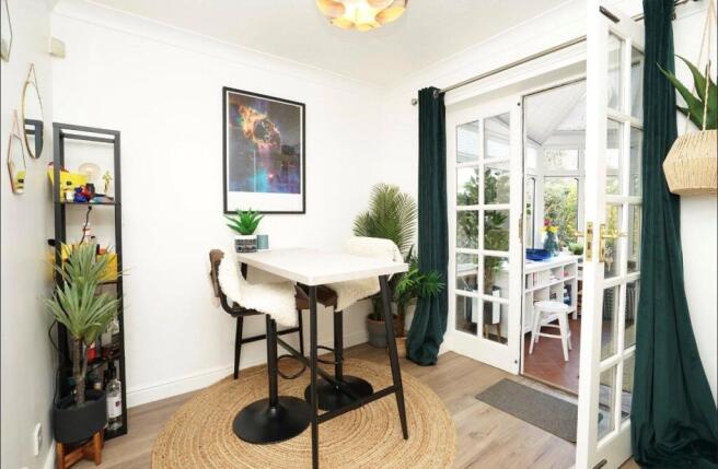 4 bed Detached for sale Image 8