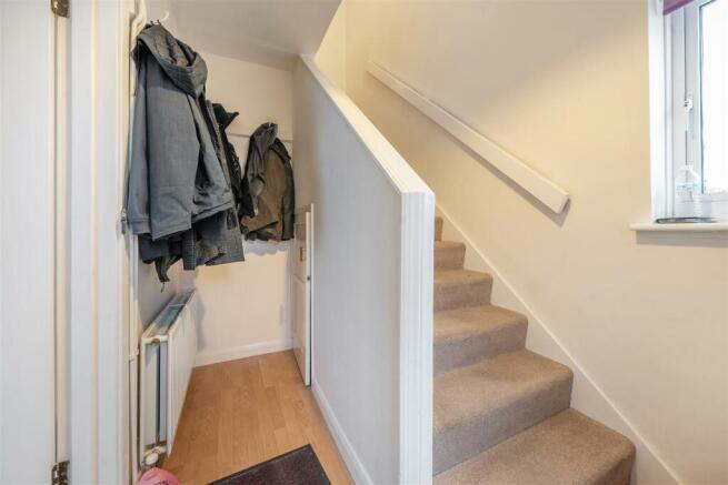 10 Hortonsfield Road, Yardley Gobion, NN12 (1).JPG