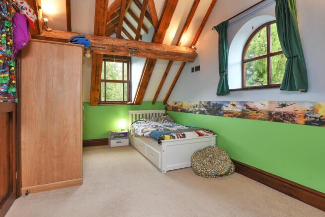 BEDROOM 2