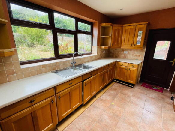 2 bed Semi-Detached for sale Image 4