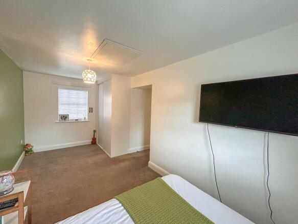 bedroom 2-2