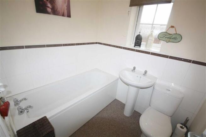 BATHROOM/WC
