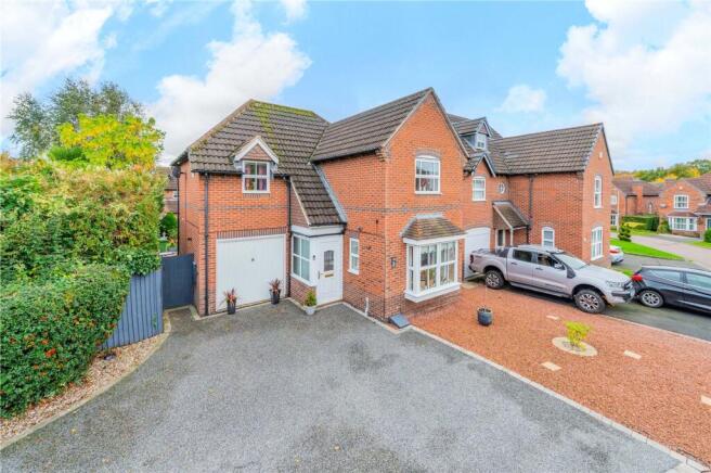 3-bed detached on Wigeon Grove, Apley, TF1, £310,000