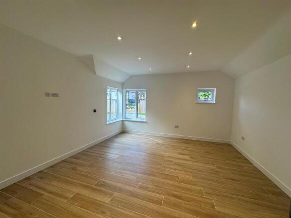 2 bed Detached for sale Image 8