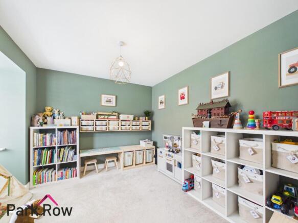 5 bed Detached for sale Image 10