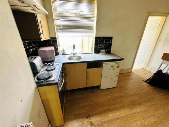 3 bed Terraced for sale Image 9