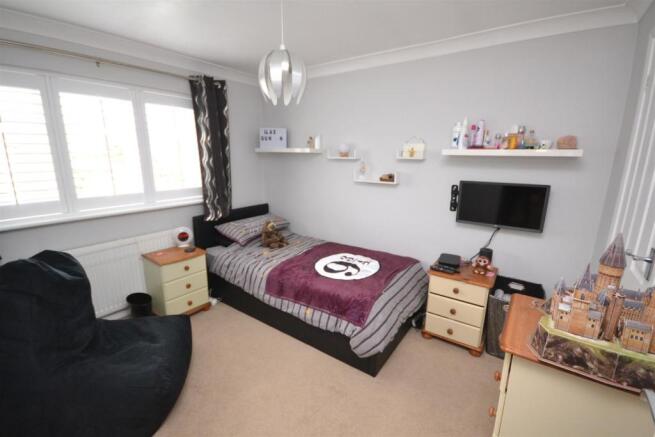 Bedroom-001.JPG