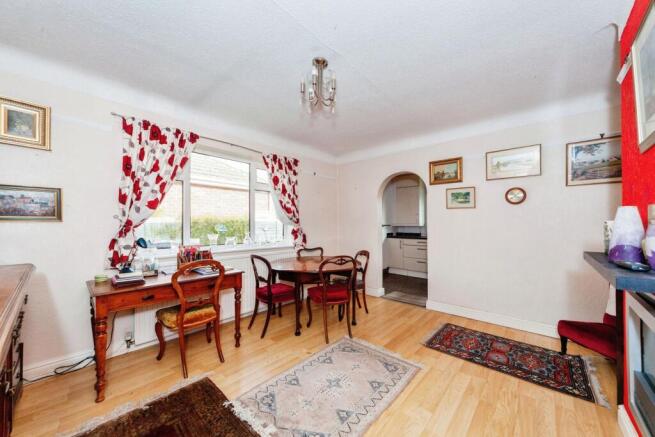 Lounge/Dining Room