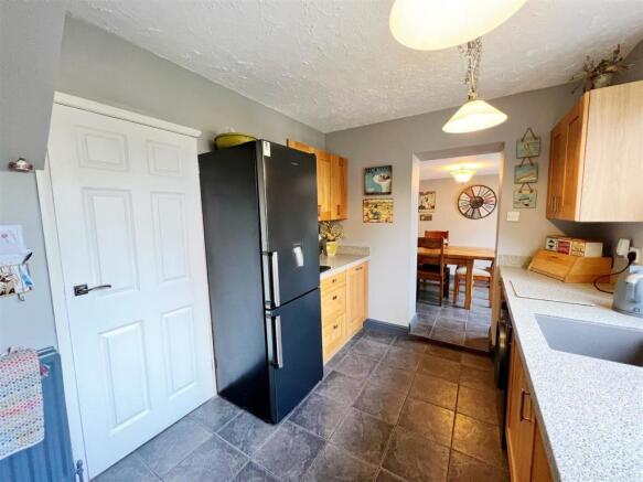 Kitchen pic 4.jpg