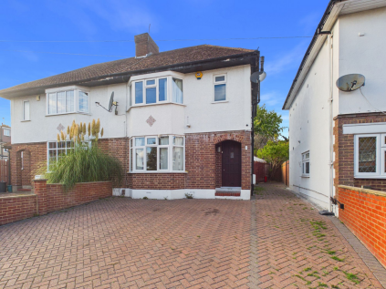 West Mead, Ruislip, HA4