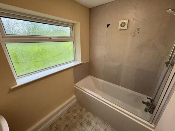 4 bed Detached to rent Image 12