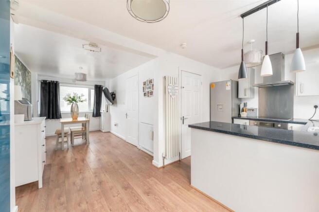 Kitchen & Dining Area