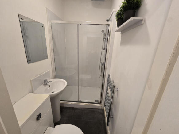 1 bed House Share to rent Image 7
