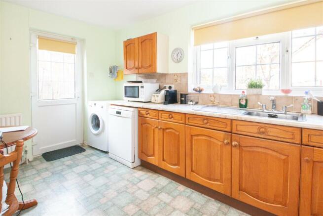 KITCHEN/BREAKFAST ROOM