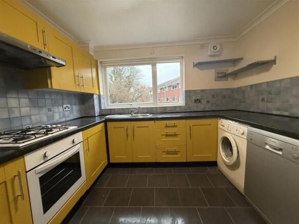 4 bed Block of Apartments for sale Image 8