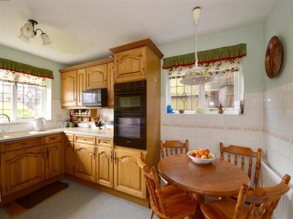 Kitchen / Breakfast Room