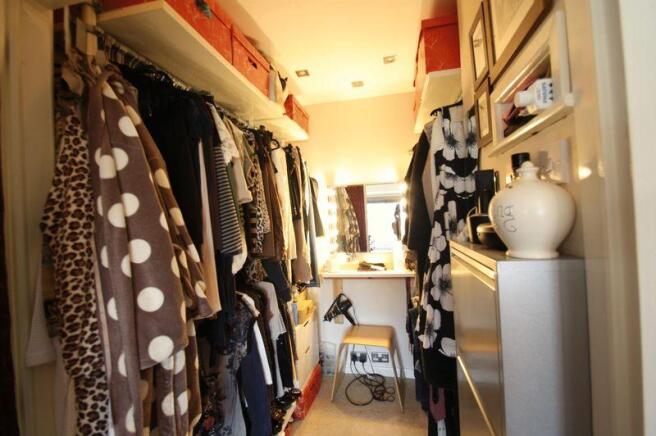 DRESSING ROOM