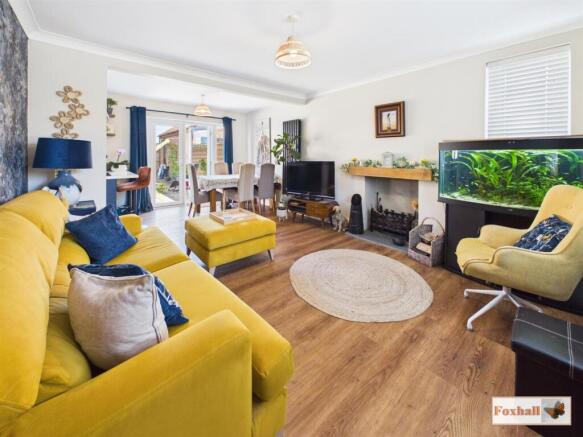 Lounge / Dining / Kitchen Area