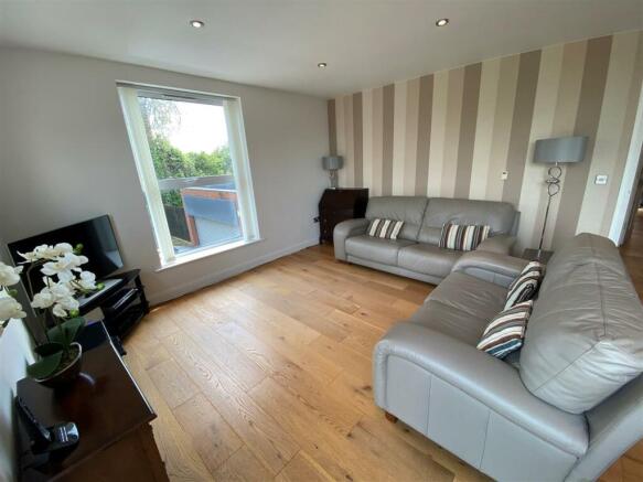 LIVING/KITCHEN/DINING ROOM