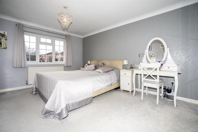Bedroom 1.jpg