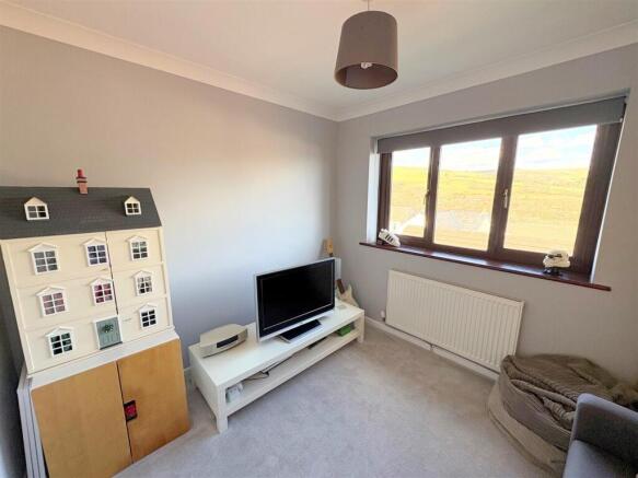 Bedroom 5a.jpg