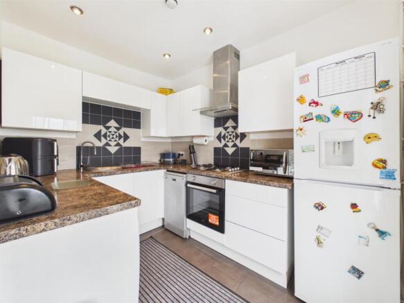 1 bed Flat for sale Image 5