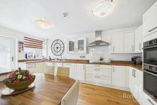 3 bed Bungalow for sale Image 5