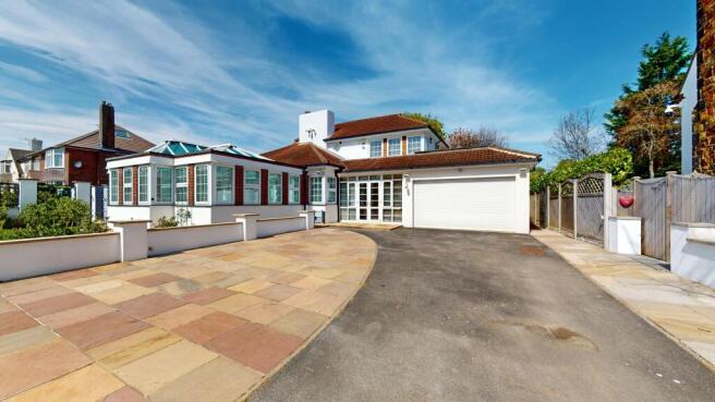 4 bed Detached for sale Image 4
