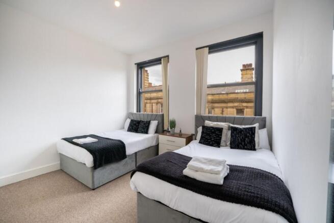 3 bed Apartment for sale Image 8
