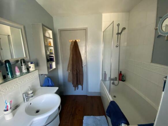 Photo 10