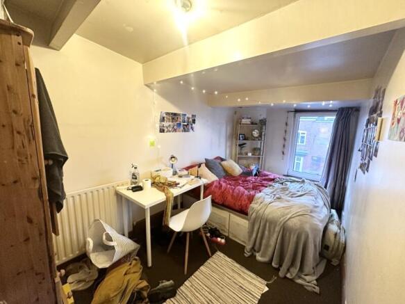 7 bed Terraced to rent Image 9