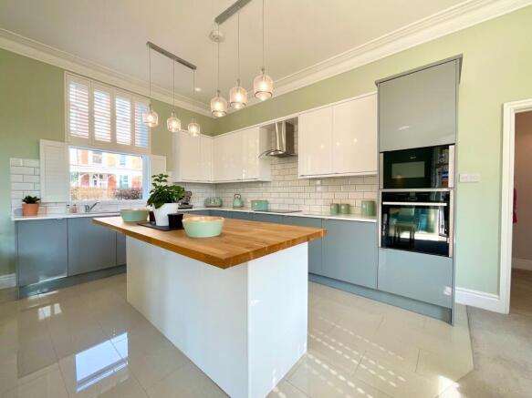 2 bed Apartment for sale Image 12