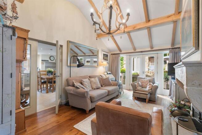 2 bed Bungalow for sale Image 6