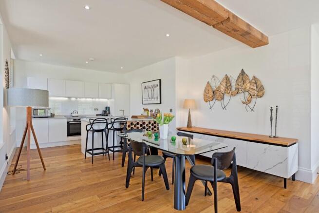 2 bed Apartment for sale Image 8