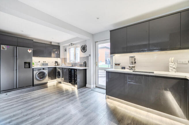 Shakespeare Way, Warfield, Bracknell, Berkshire, RG42 photo 4