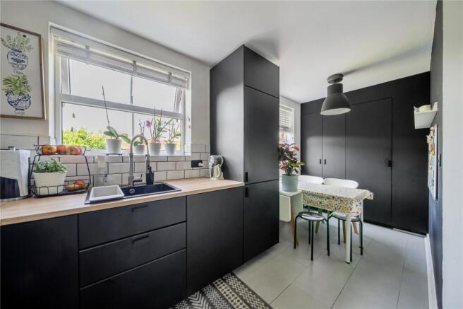 4 bed Town House for sale Image 4