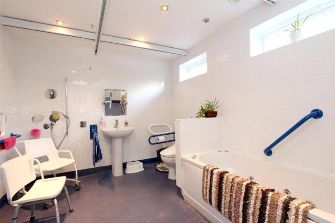 Ground Floor Bathroo