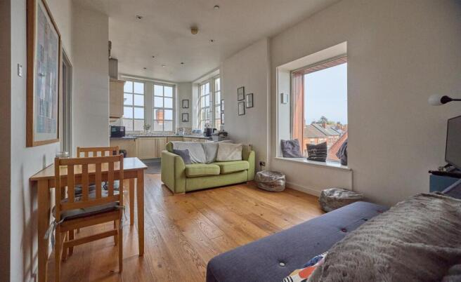 Open Plan Living/Dining/Kitchen Area