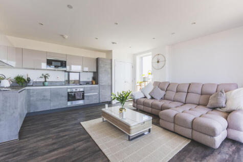 Alma Road, Enfield, EN3